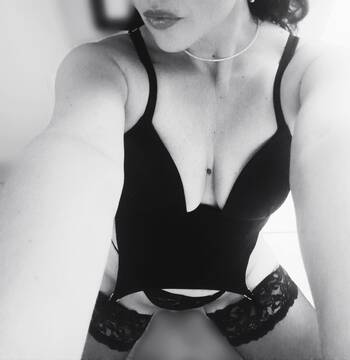 Public Photo of Dalila_Gold